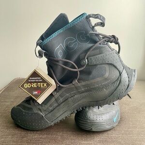 Nike ACG Black and Blue GORE-TEX Boots